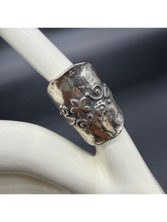 Jewelry - Sterling Silver Floral Ring Hammered Metal Flowers Israel Statement Jewelry